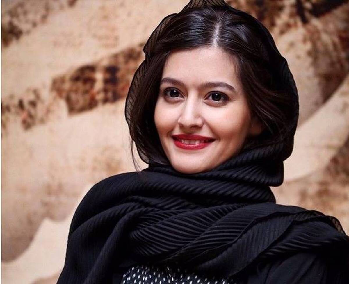 عکس لو رفته از پردیس احمدیه و خواهرش در حمام |