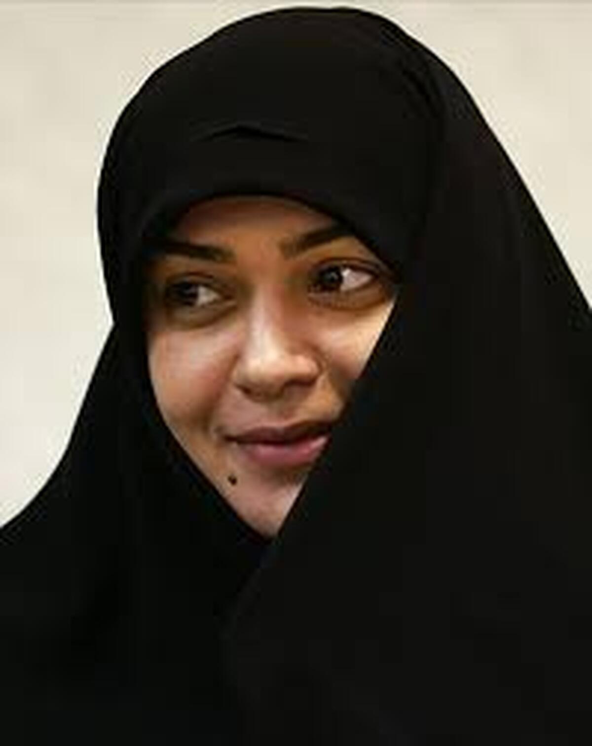 پاسخ جنجالی الهام چرخنده به پخش شدن فیلمش در حال خواندن سلام فرمانده + ویدئو
